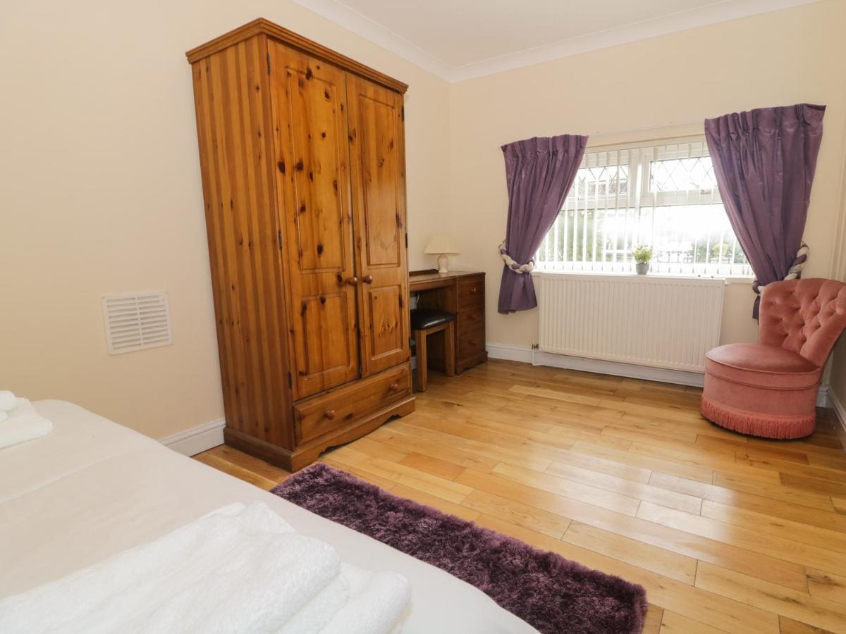 Ffynnonlwyd Cottage Llangynin ภายนอก รูปภาพ