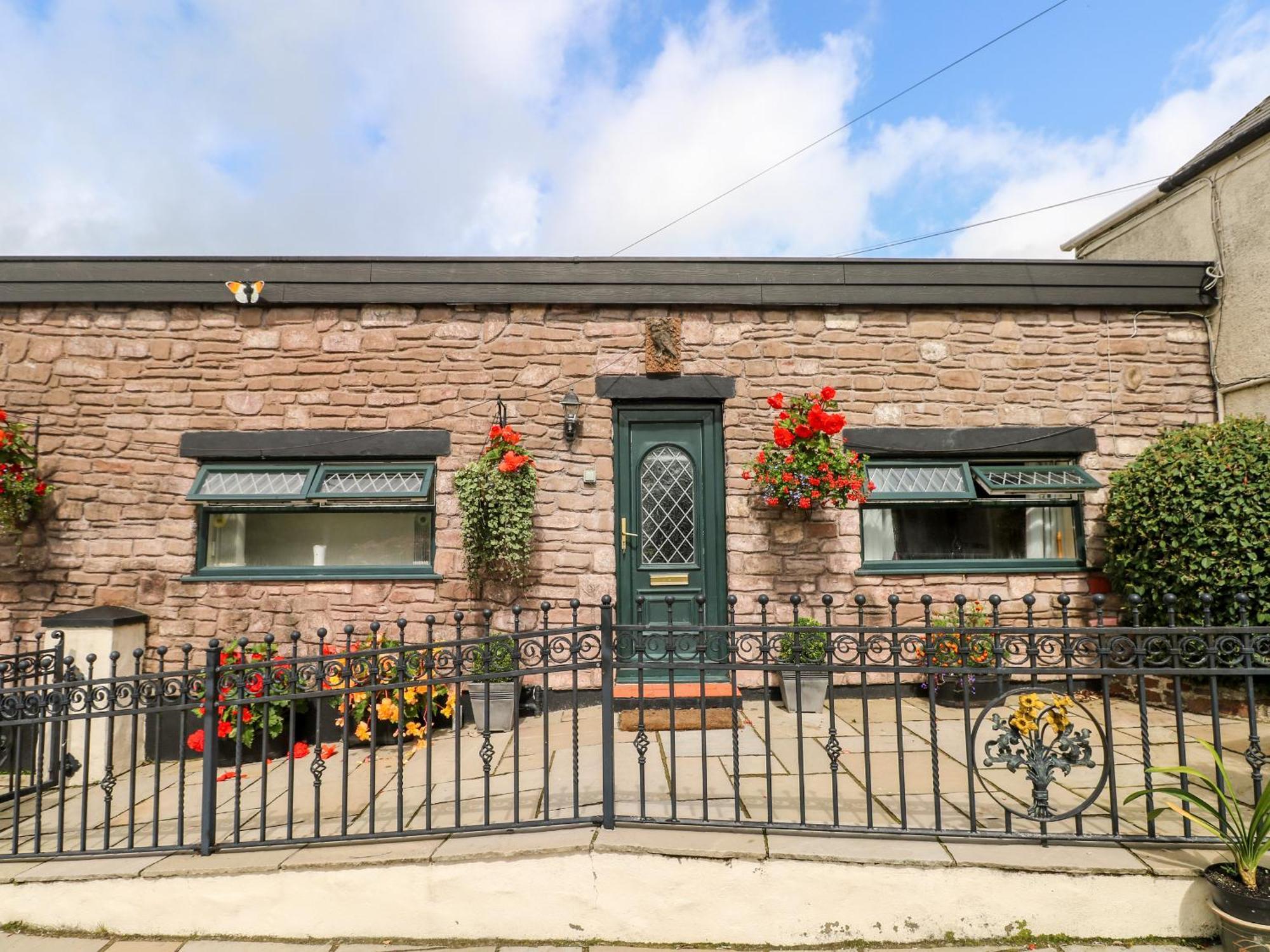 Ffynnonlwyd Cottage Llangynin ภายนอก รูปภาพ